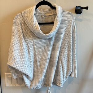 Green Envelope Textured Cowl Neck Sweater in white & Gray